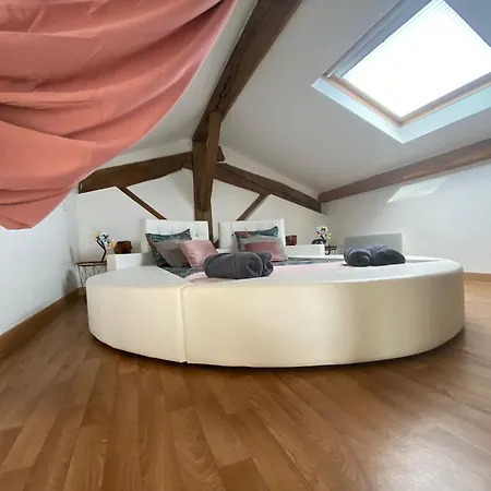 Apartmán My Avec Balneo Privative & Deco Romantique By Boookingfute *