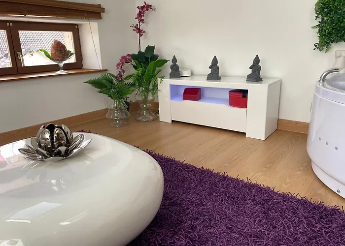 Apartmán My Avec Balneo Privative & Deco Romantique By Boookingfute Socourt